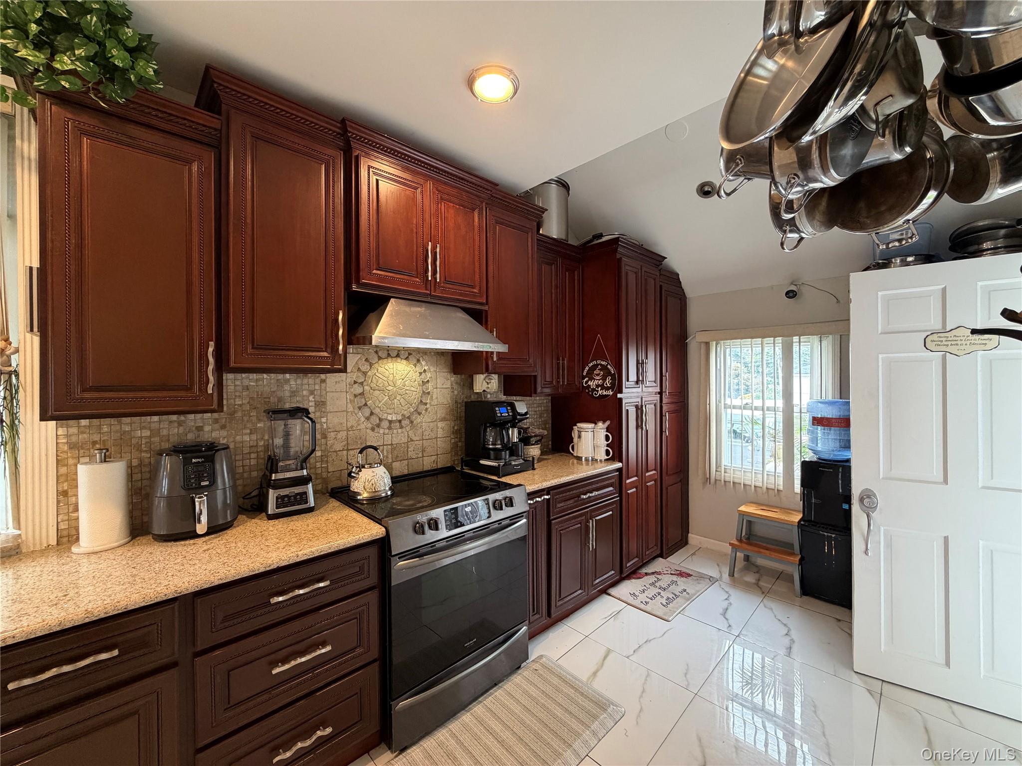 611 Park Avenue – For Sale photo 9