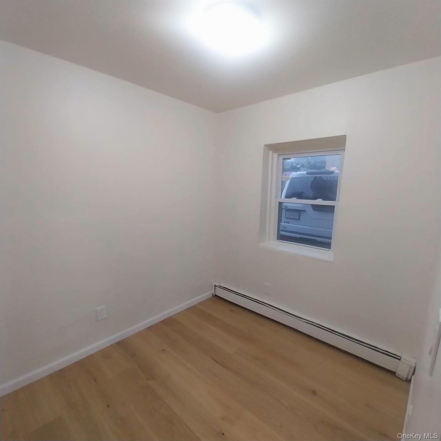 884 NASSAU, Unit B photo 10