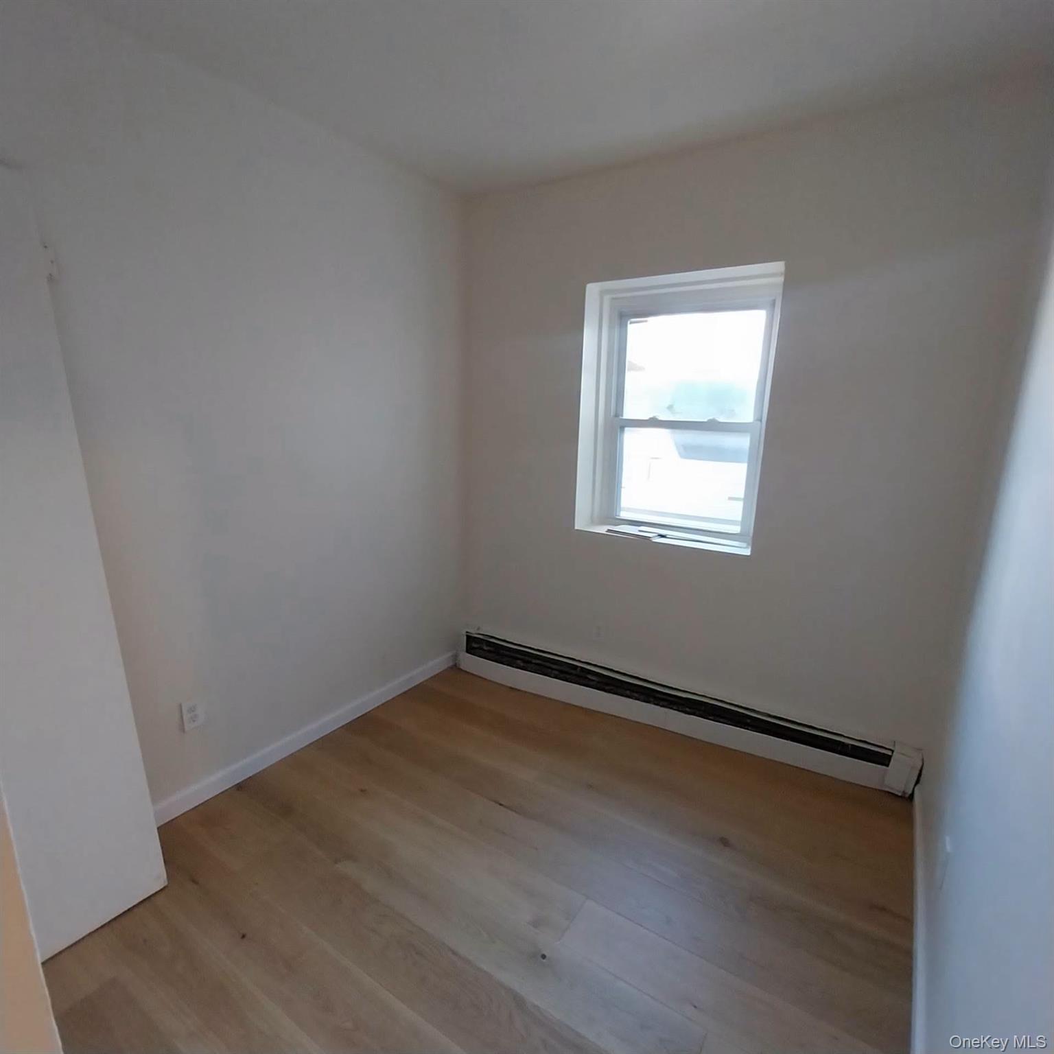 884 NASSAU, Unit B photo 9