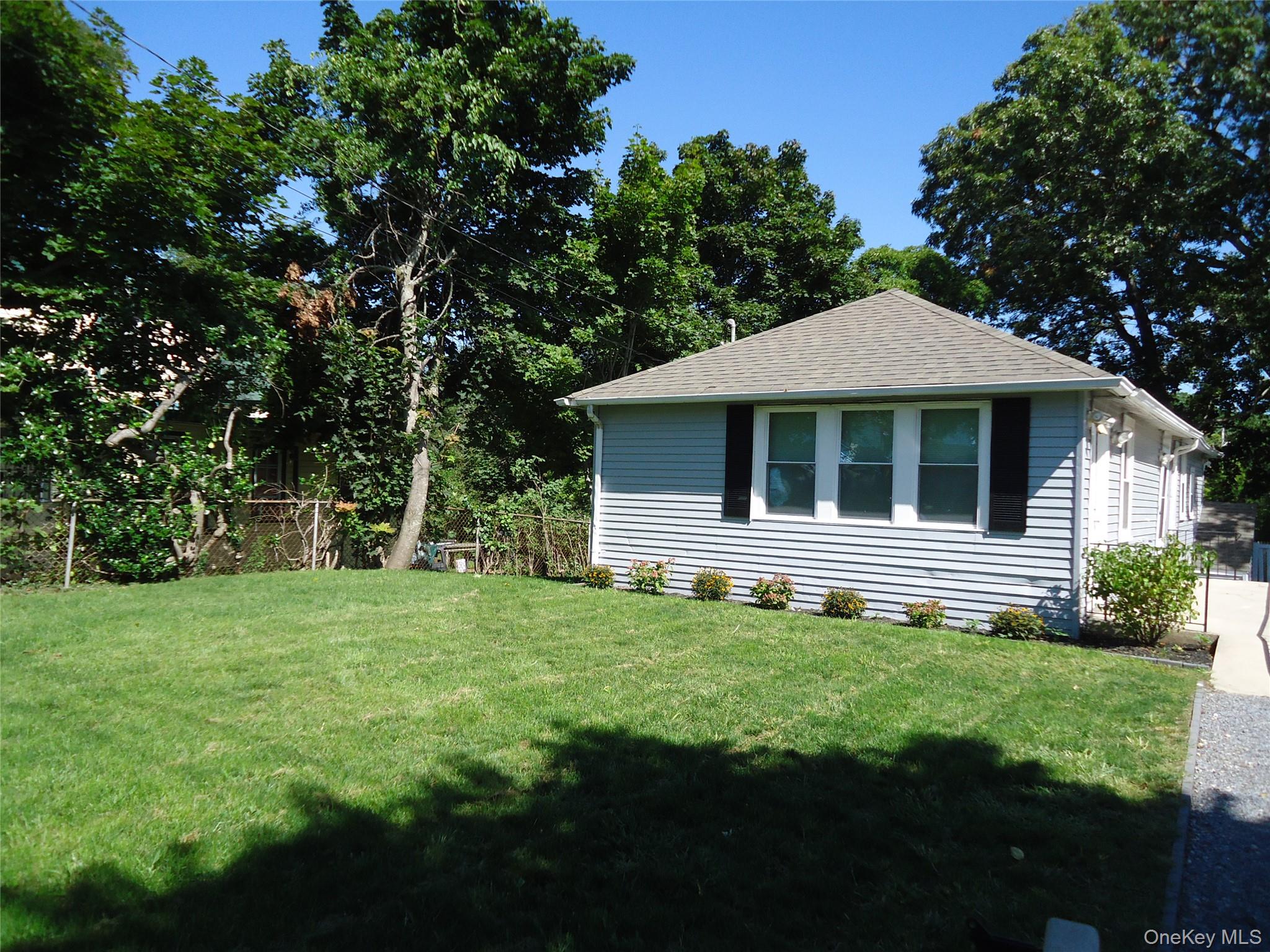 860 Flanders Road – For Sale