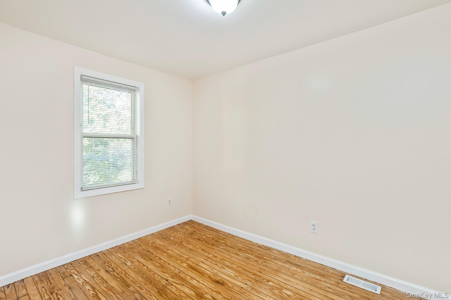860 Flanders Road – For Sale photo 21