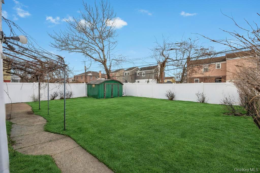 13 Crystal Street – For Sale photo 3