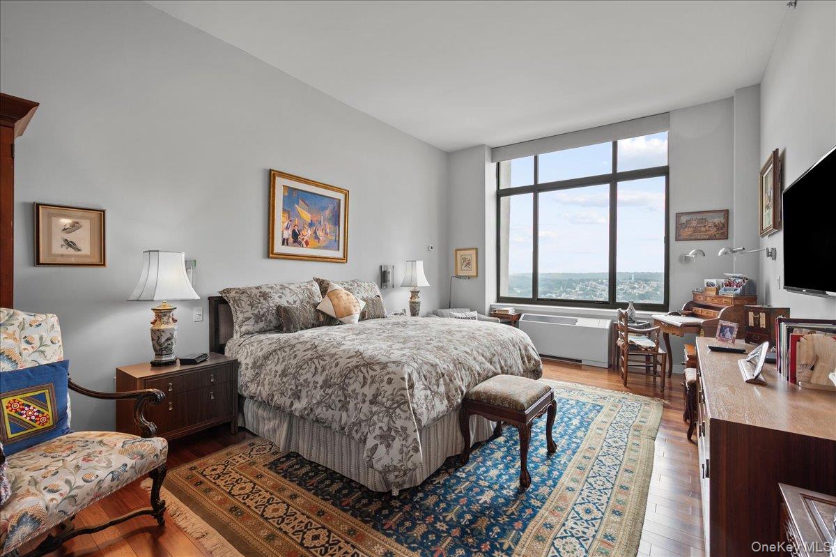 10 City Place, Unit 31H photo 14