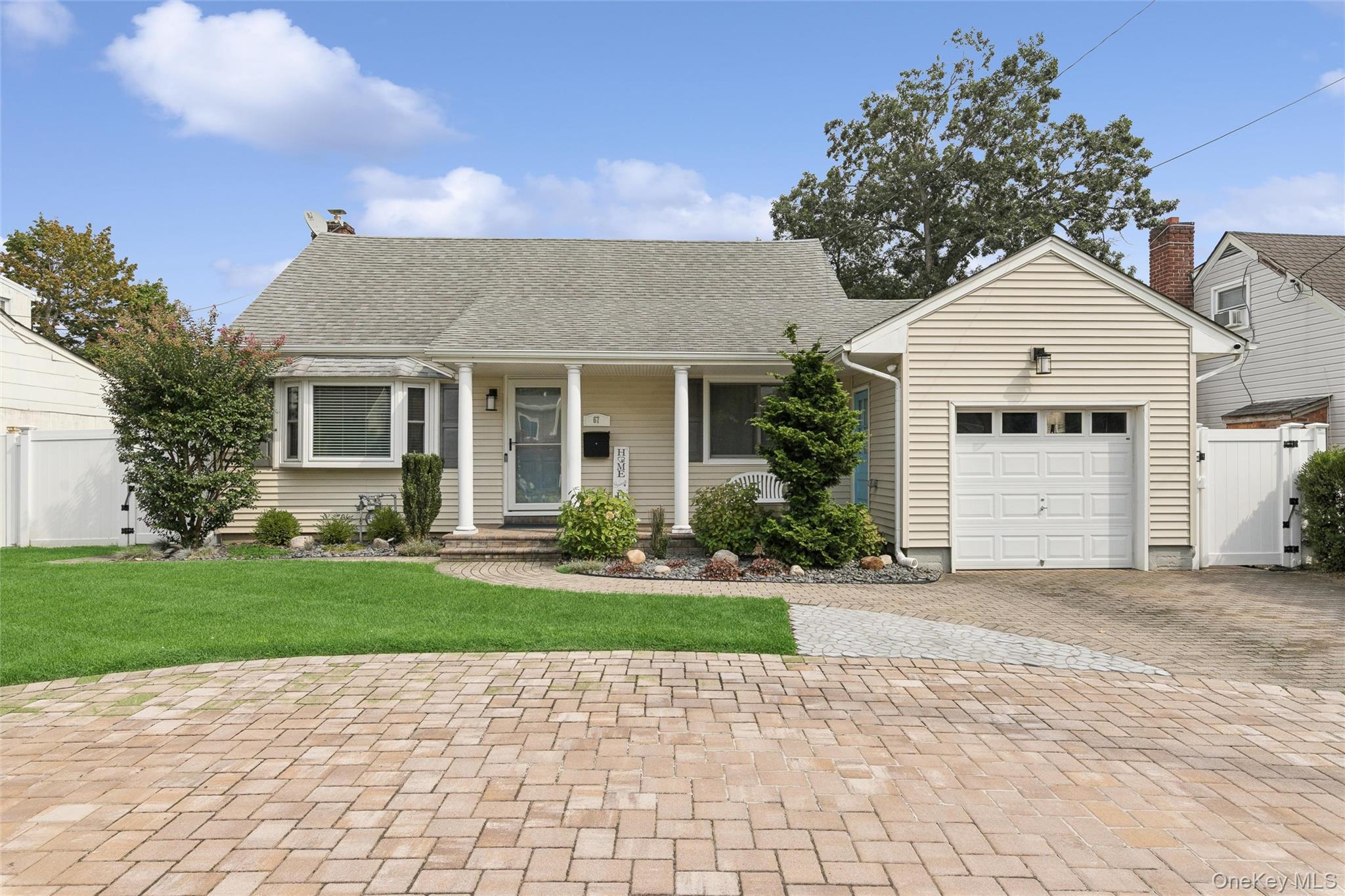 67 Deer Lake Drive – For Sale photo 2