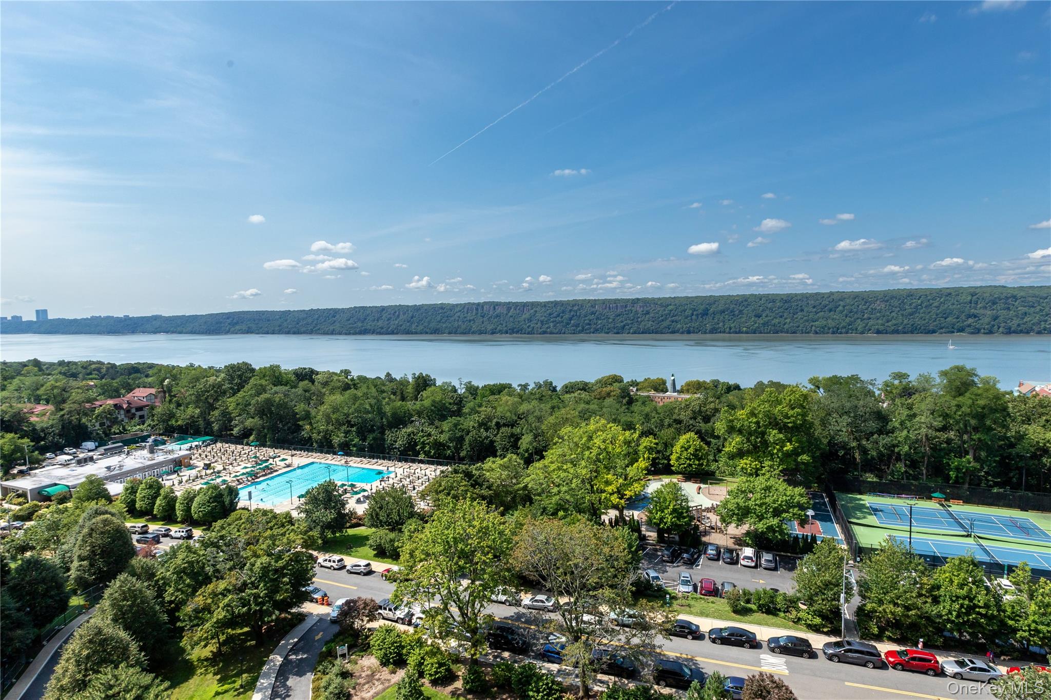 5800 Arlington Avenue, Unit 16N photo 11