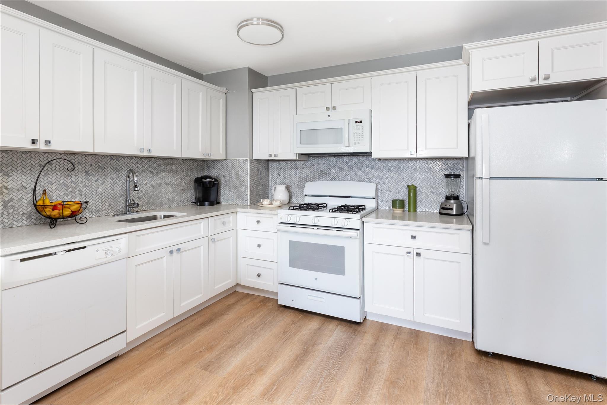 5800 Arlington Avenue, Unit 16N photo 6