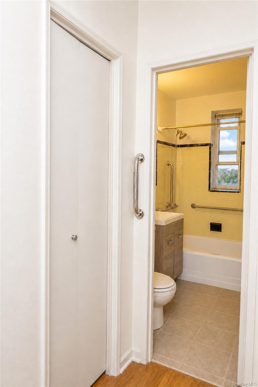 4240 Bowne Street, Unit 4D photo 11