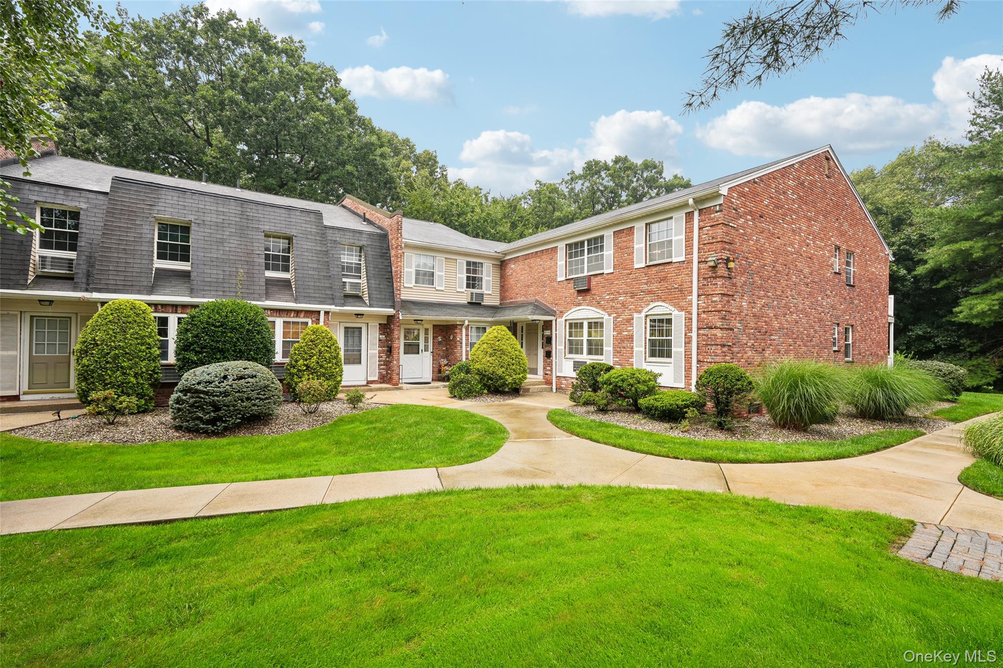 192 Doxbury Lane – For Sale