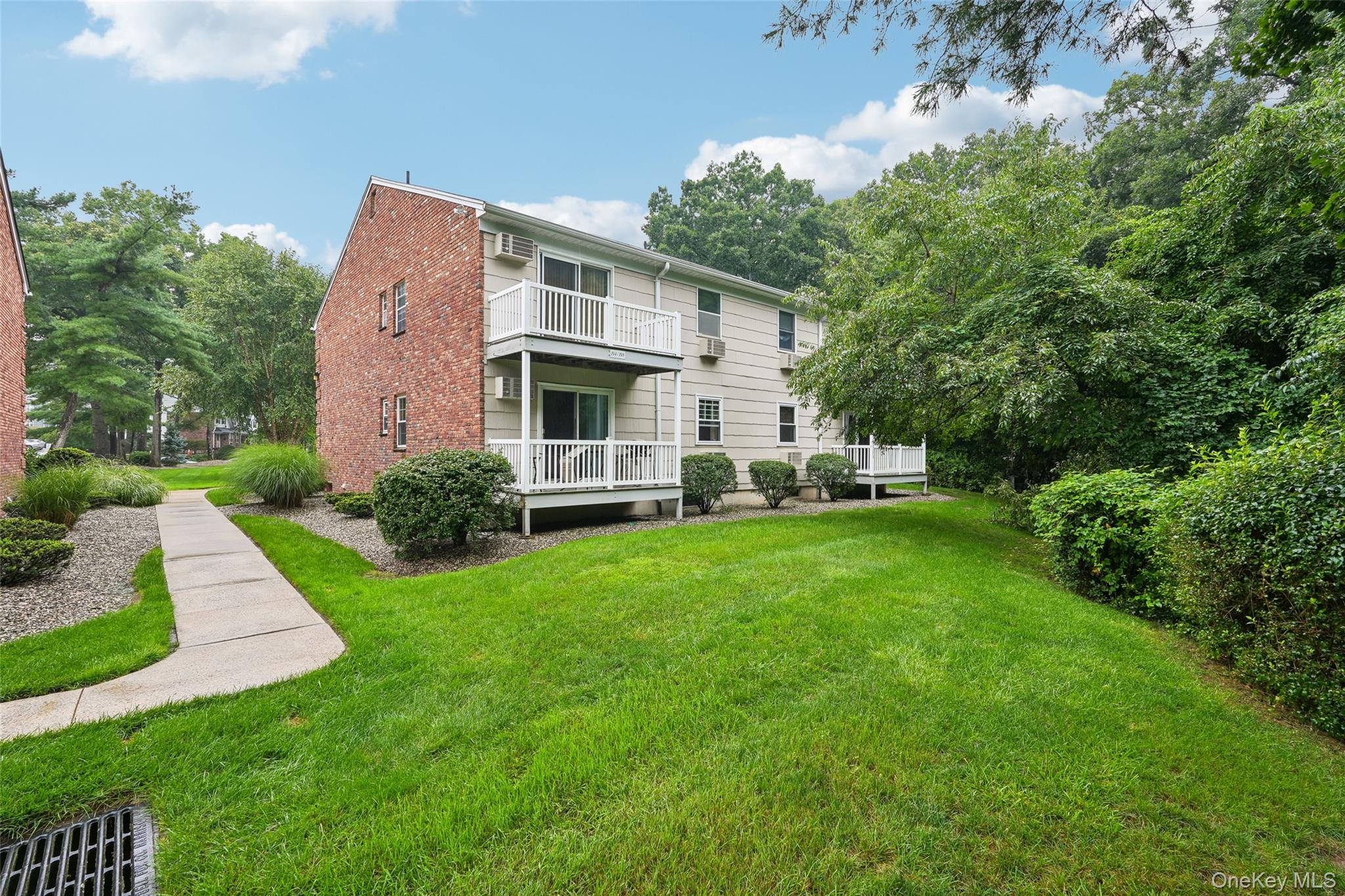 192 Doxbury Lane – For Sale photo 22