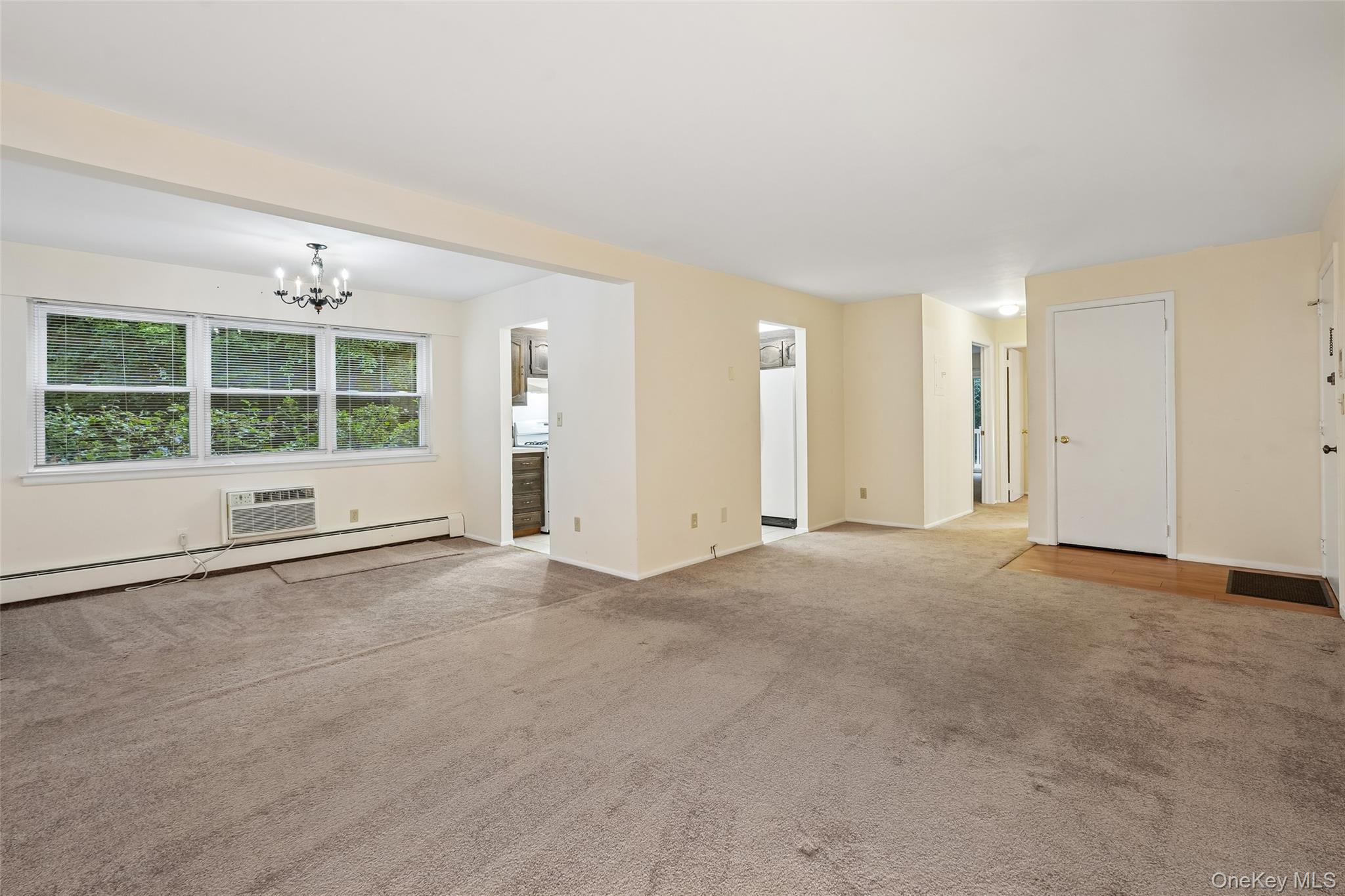 192 Doxbury Lane – For Sale photo 3