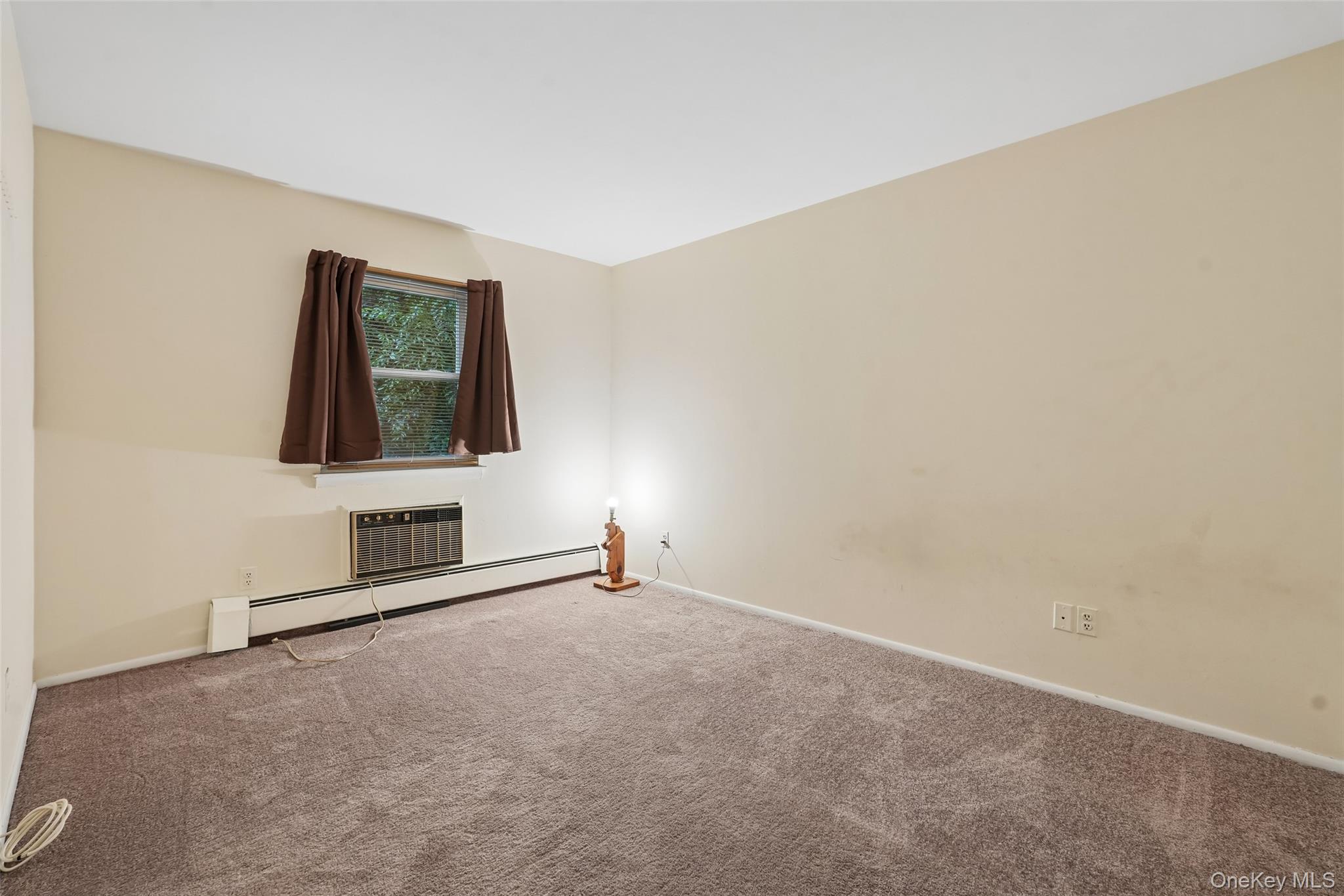 192 Doxbury Lane – For Sale photo 16
