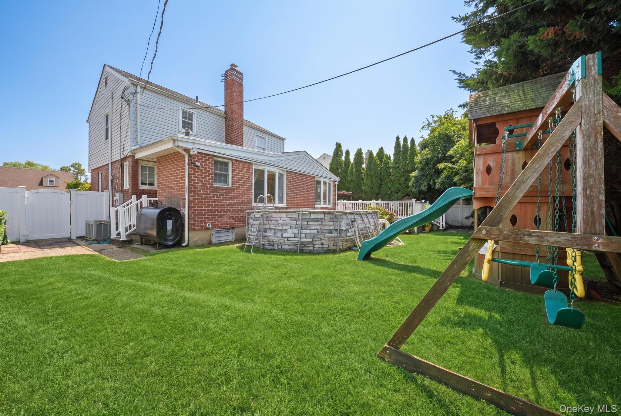 2262 First Street Street – For Sale photo 6