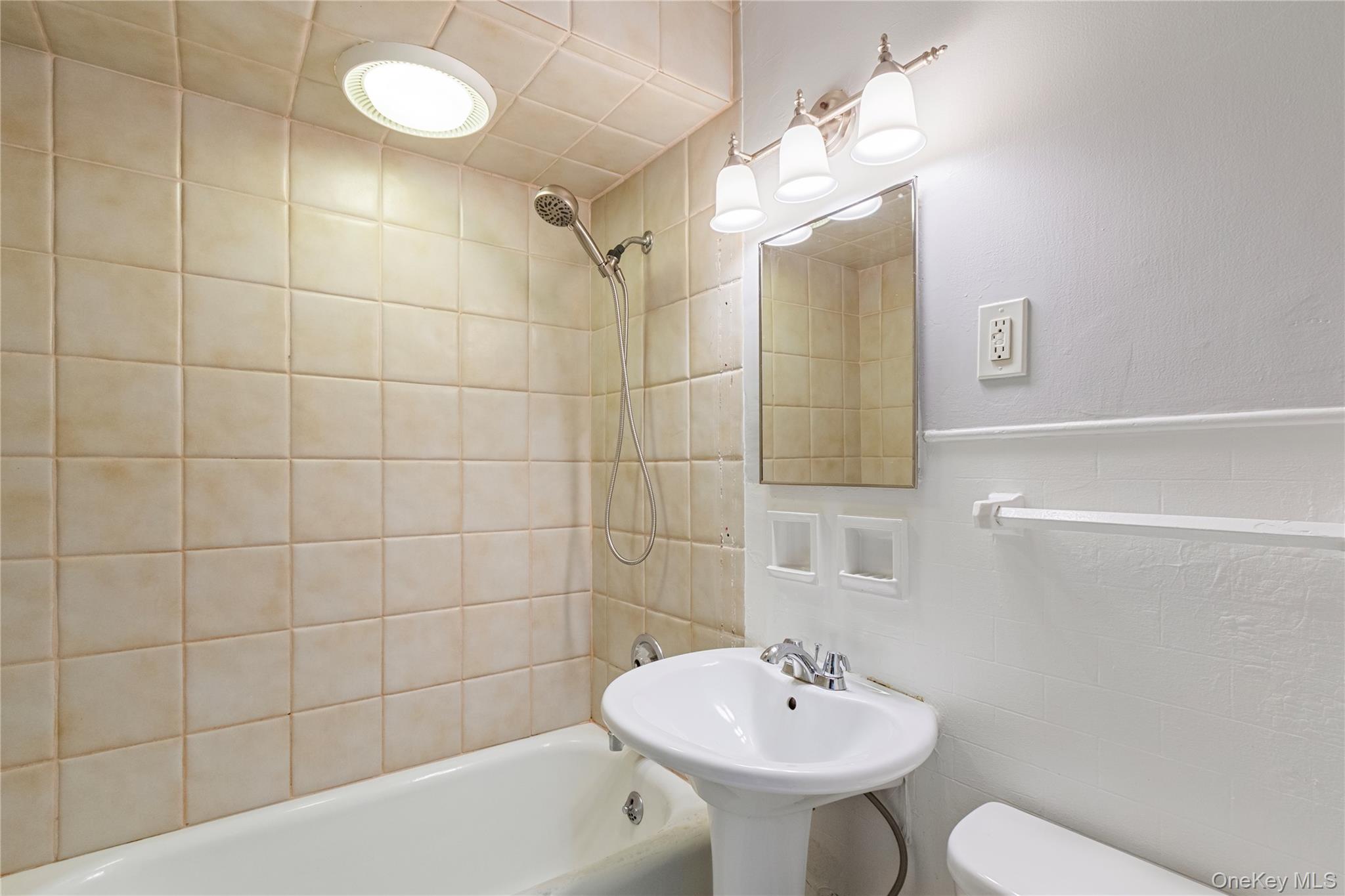 26 S Bayles Avenue – For Rent photo 6
