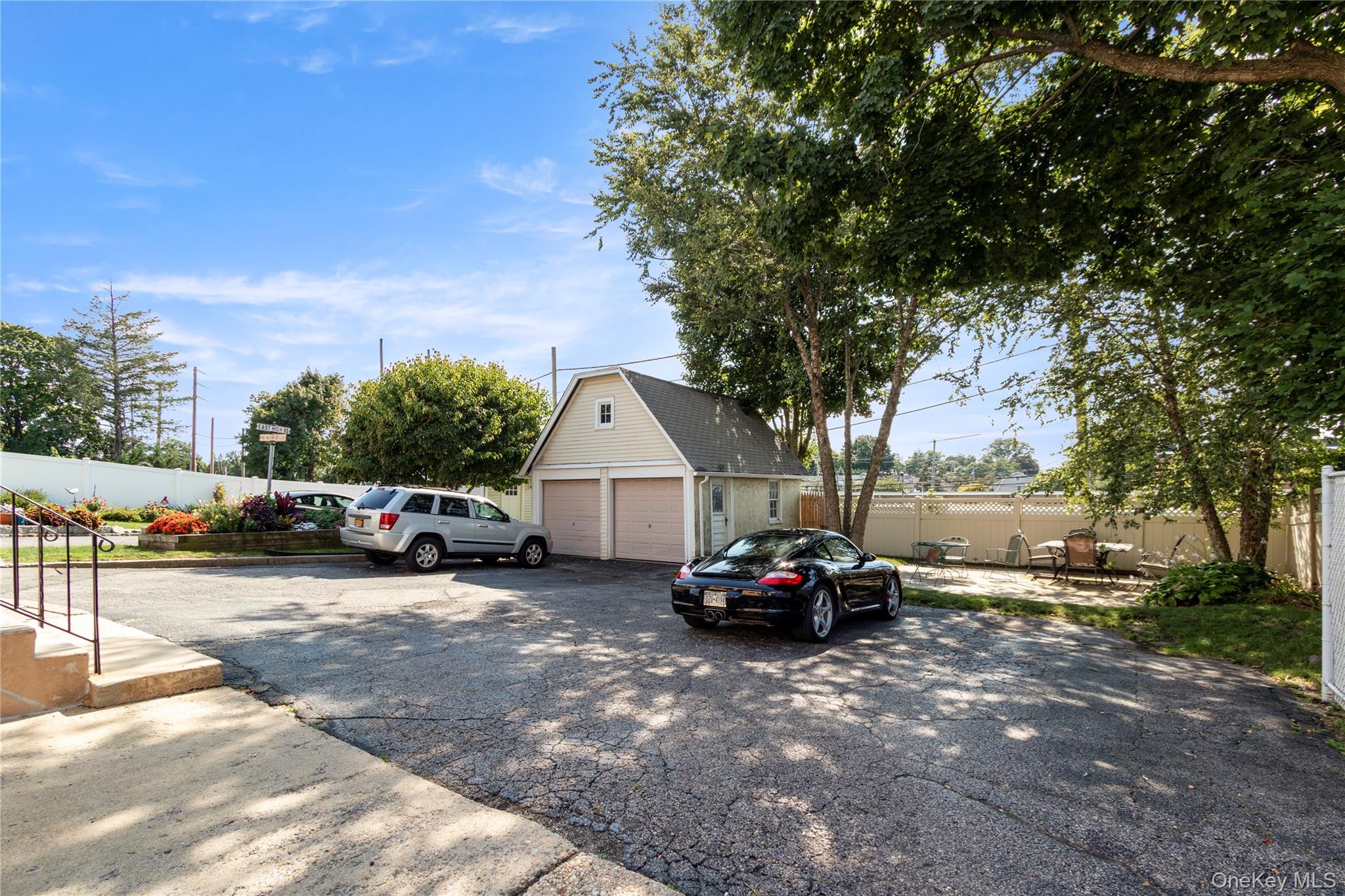 26 S Bayles Avenue – For Rent photo 2