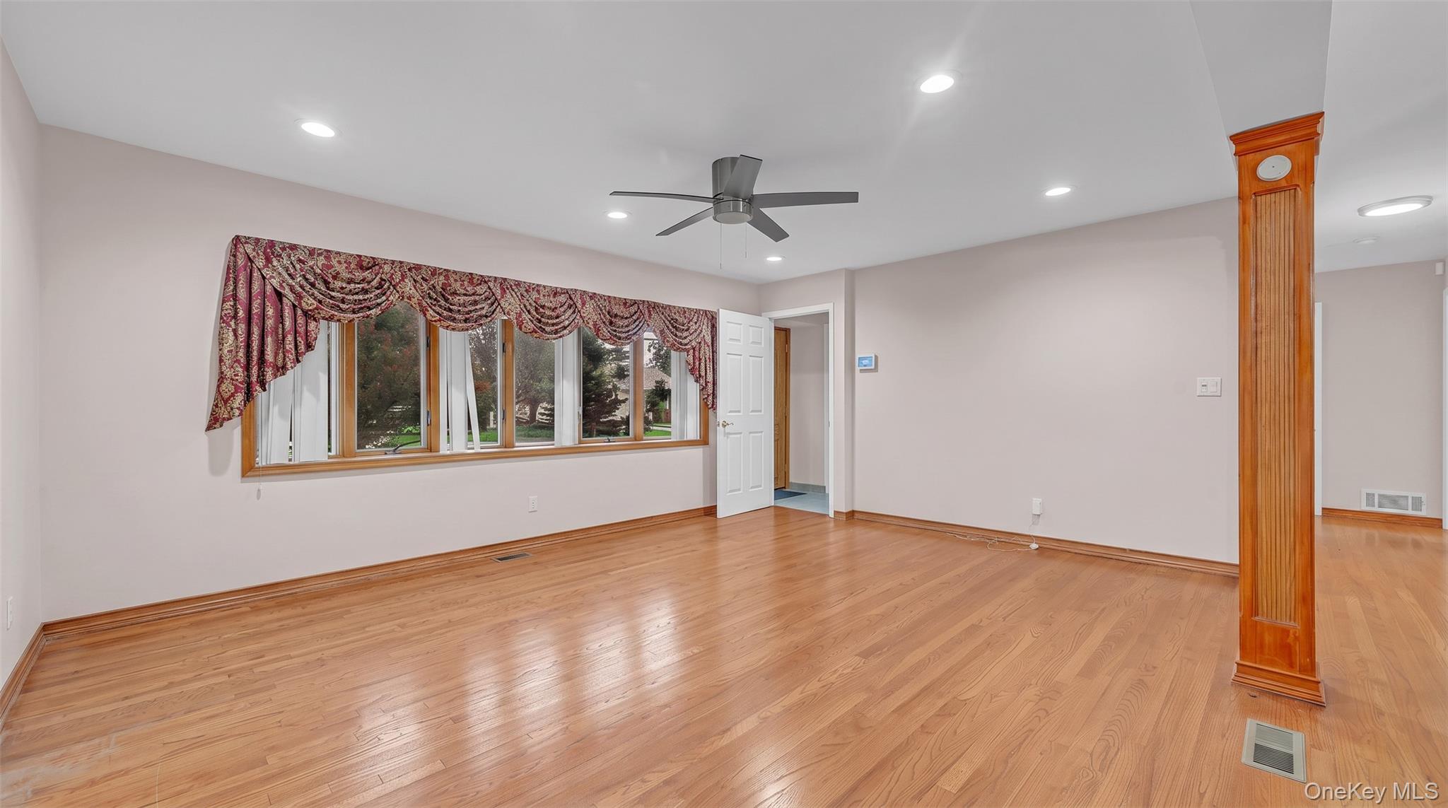 30 Andover Lane – For Sale photo 3