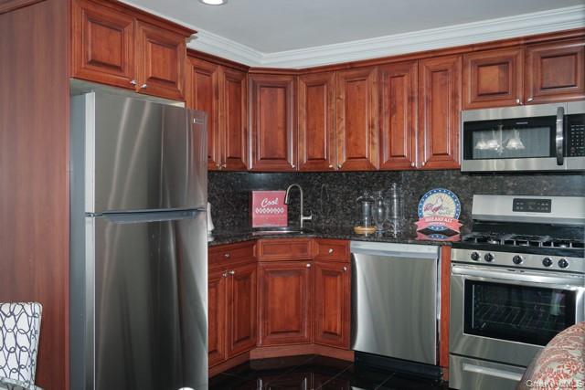 227 Lakeland Avenue, Unit 2-2D photo 3