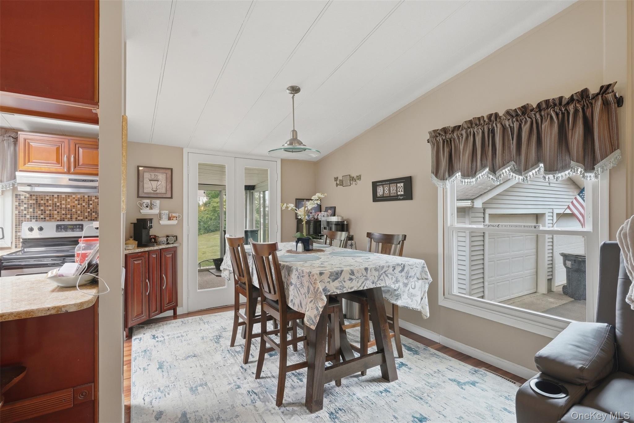 4 Seneca Lane – For Sale photo 32