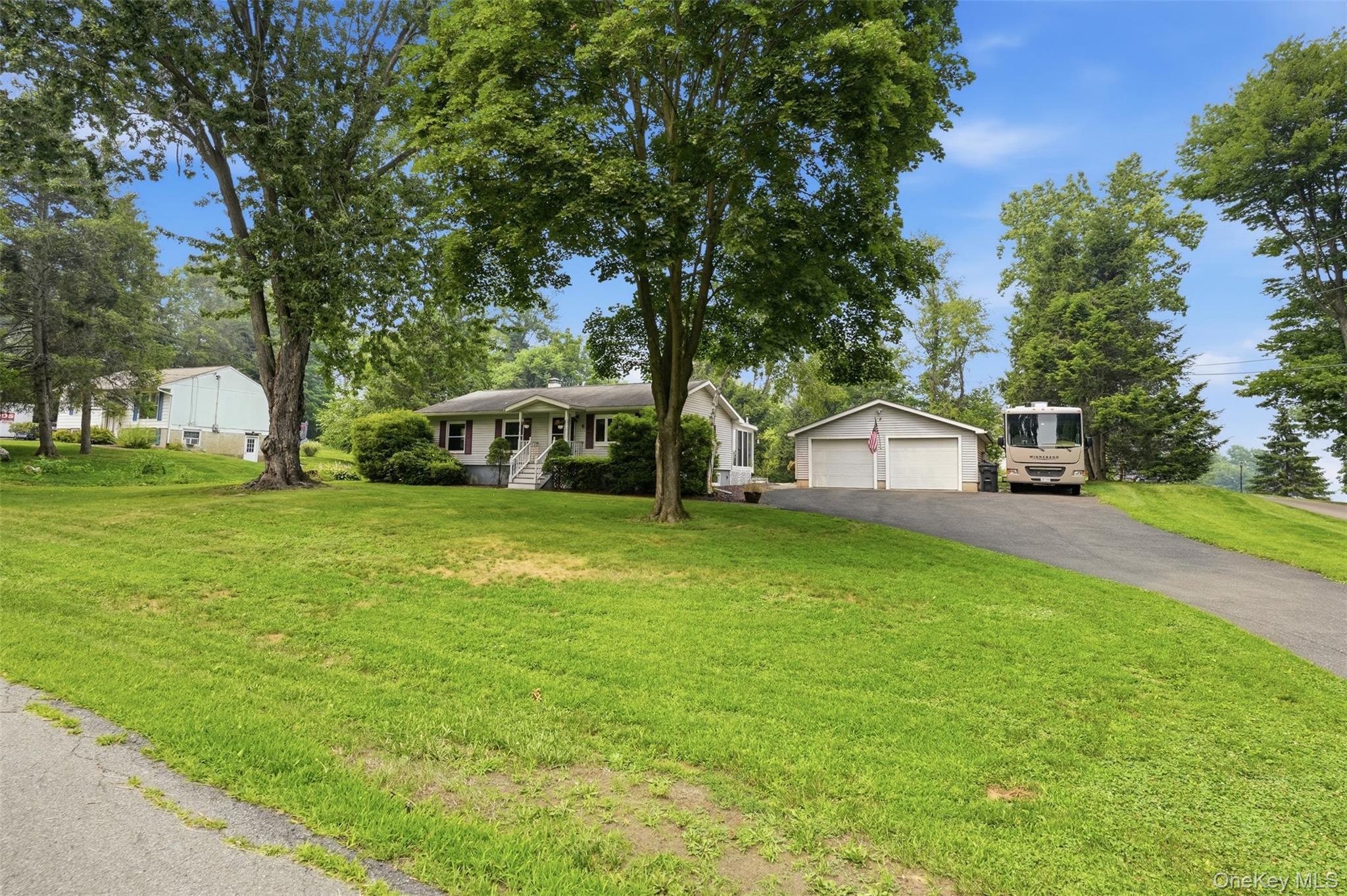 4 Seneca Lane – For Sale photo 3