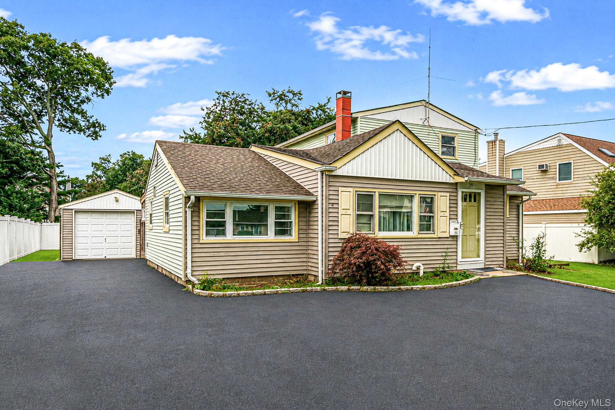 35 Gwendolyn Place – For Sale