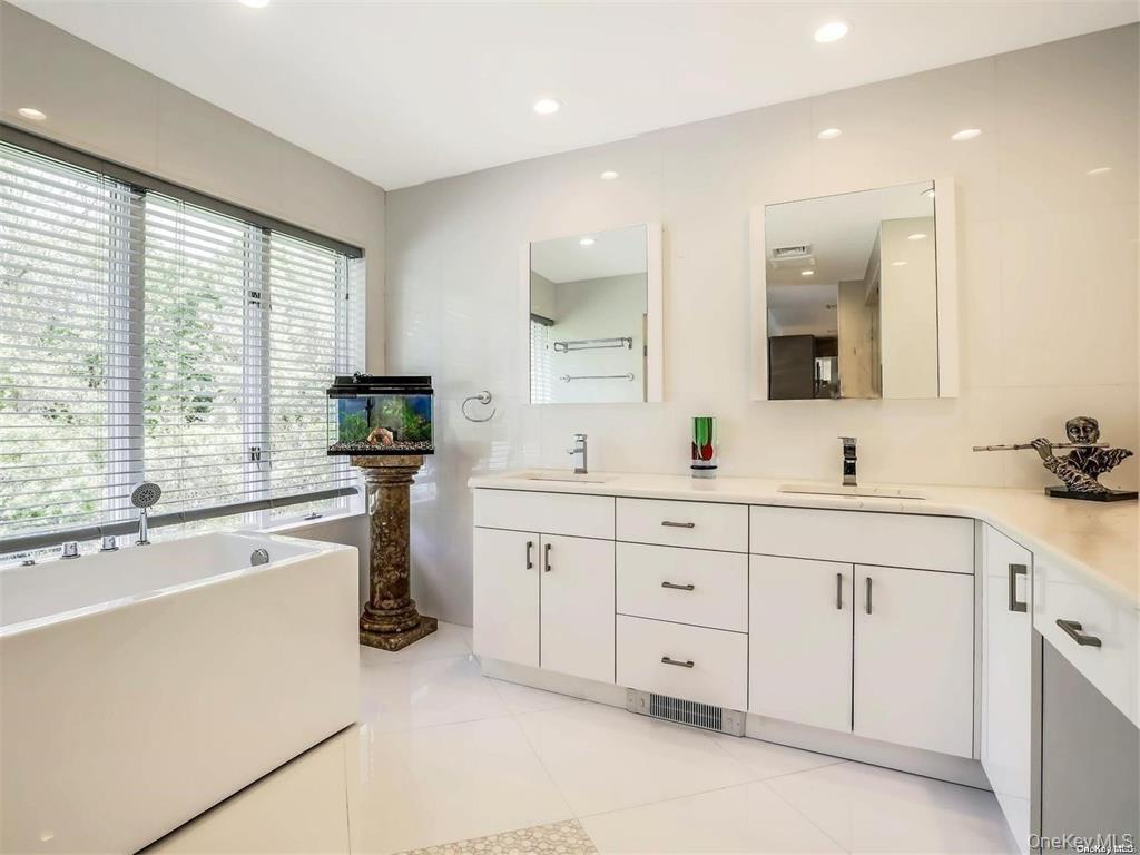 5 Woodfield Lane – For Sale photo 21