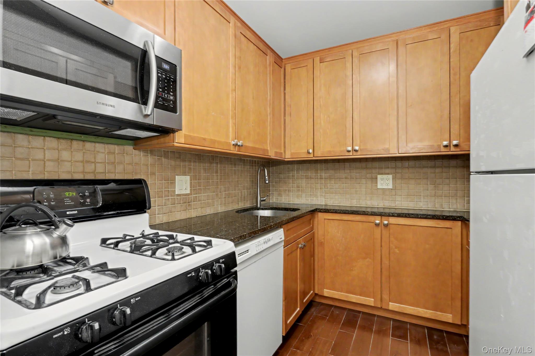 60 Barker, Unit 323 photo 9