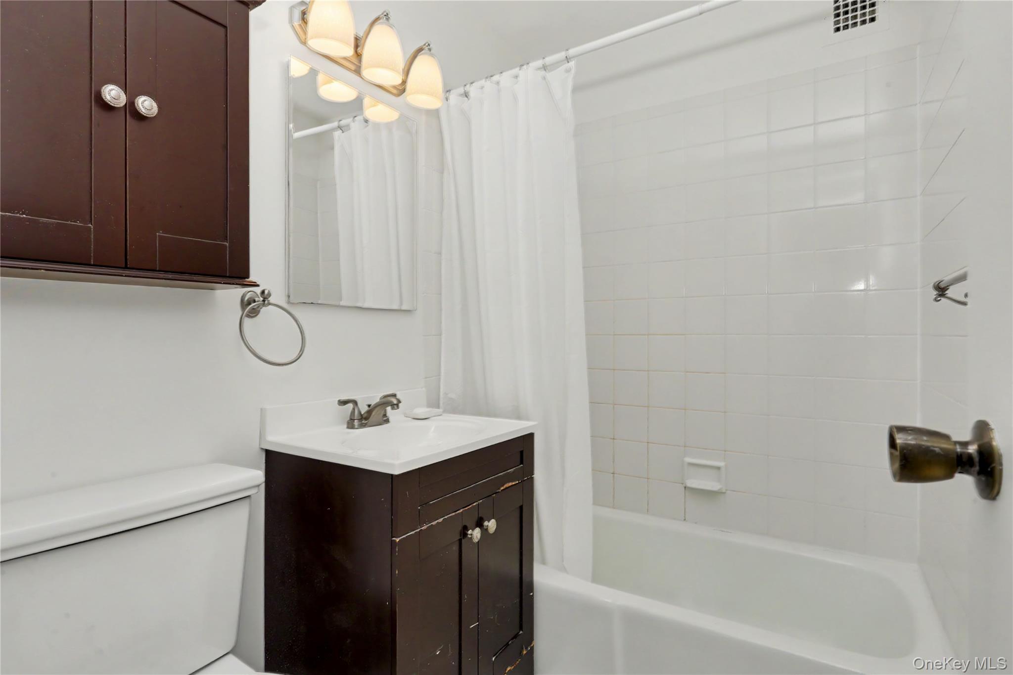60 Barker, Unit 323 photo 6