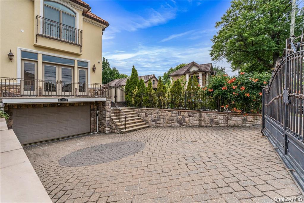 318 147th Place – For Sale photo 3
