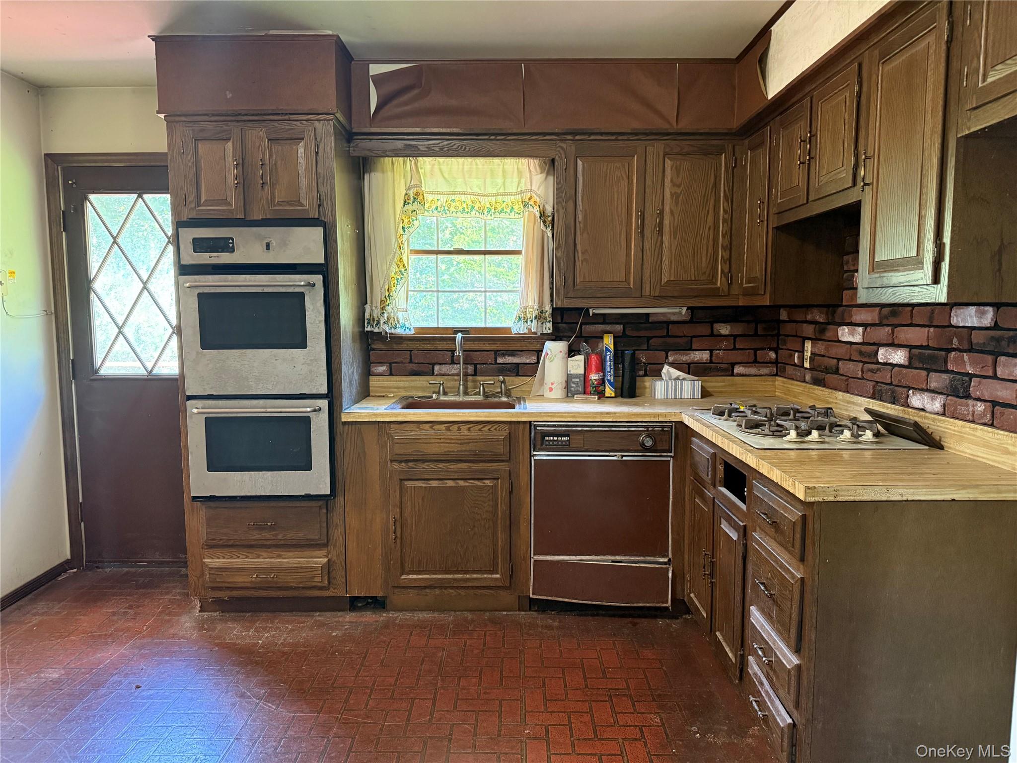 260 Gibson Hill Road – For Sale photo 5