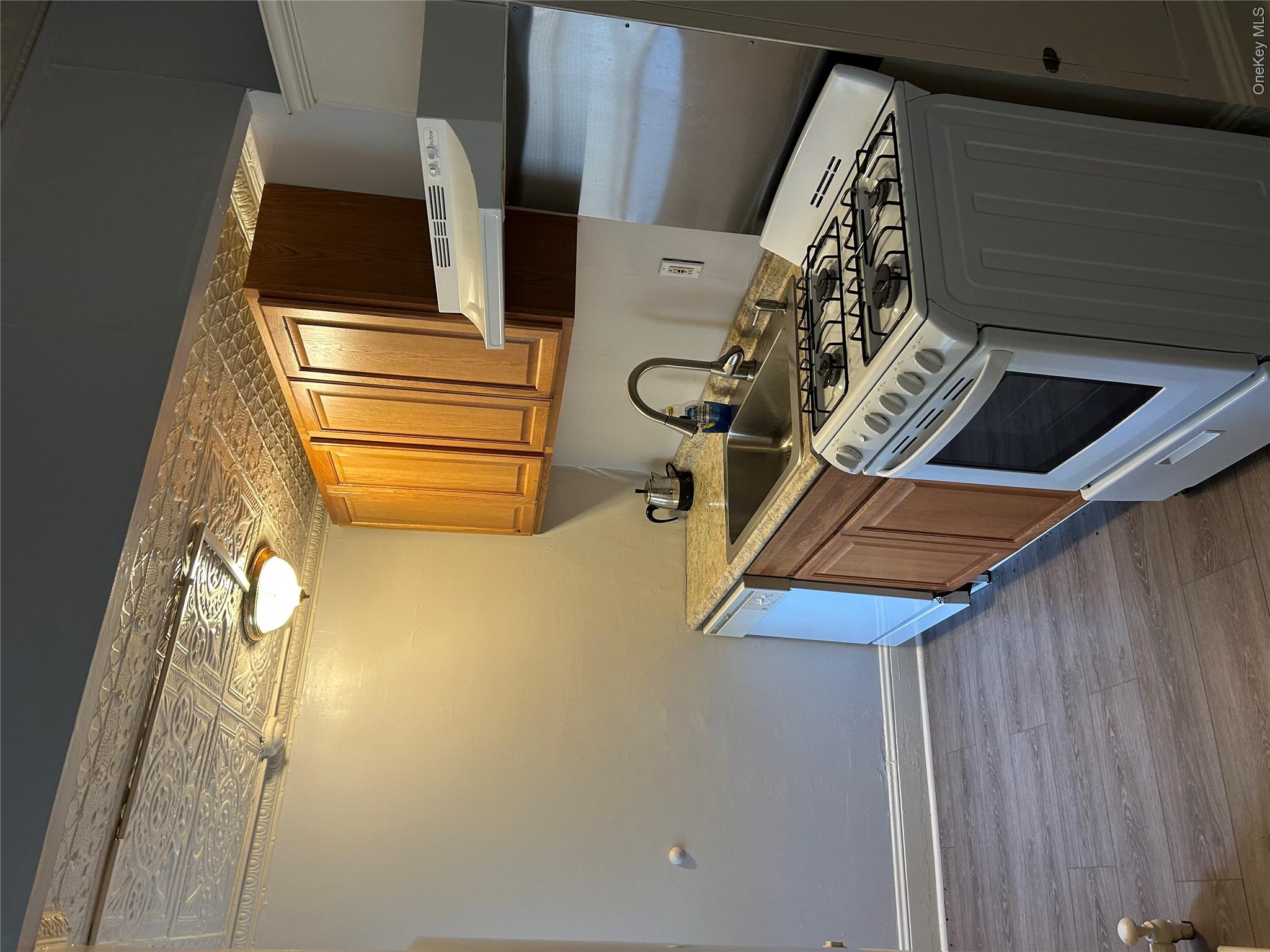 135 West Main Street – For Rent photo 5