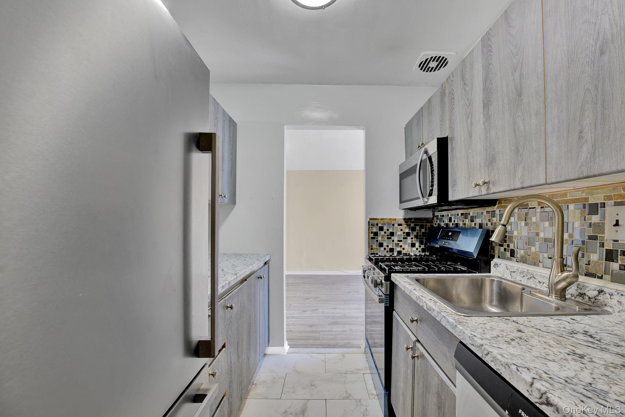 150-10 71st Avenue, Unit 6H photo 11