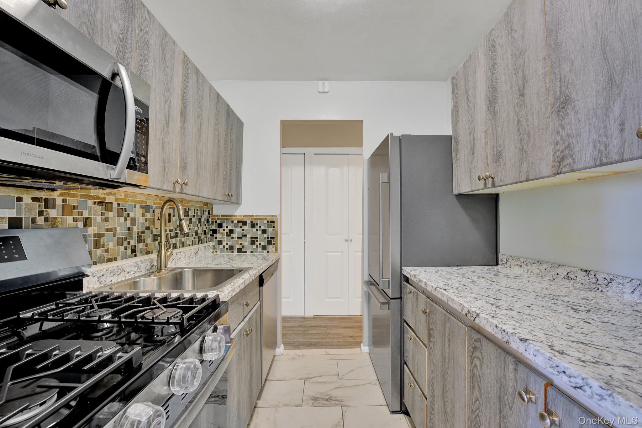150-10 71st Avenue, Unit 6H photo 10
