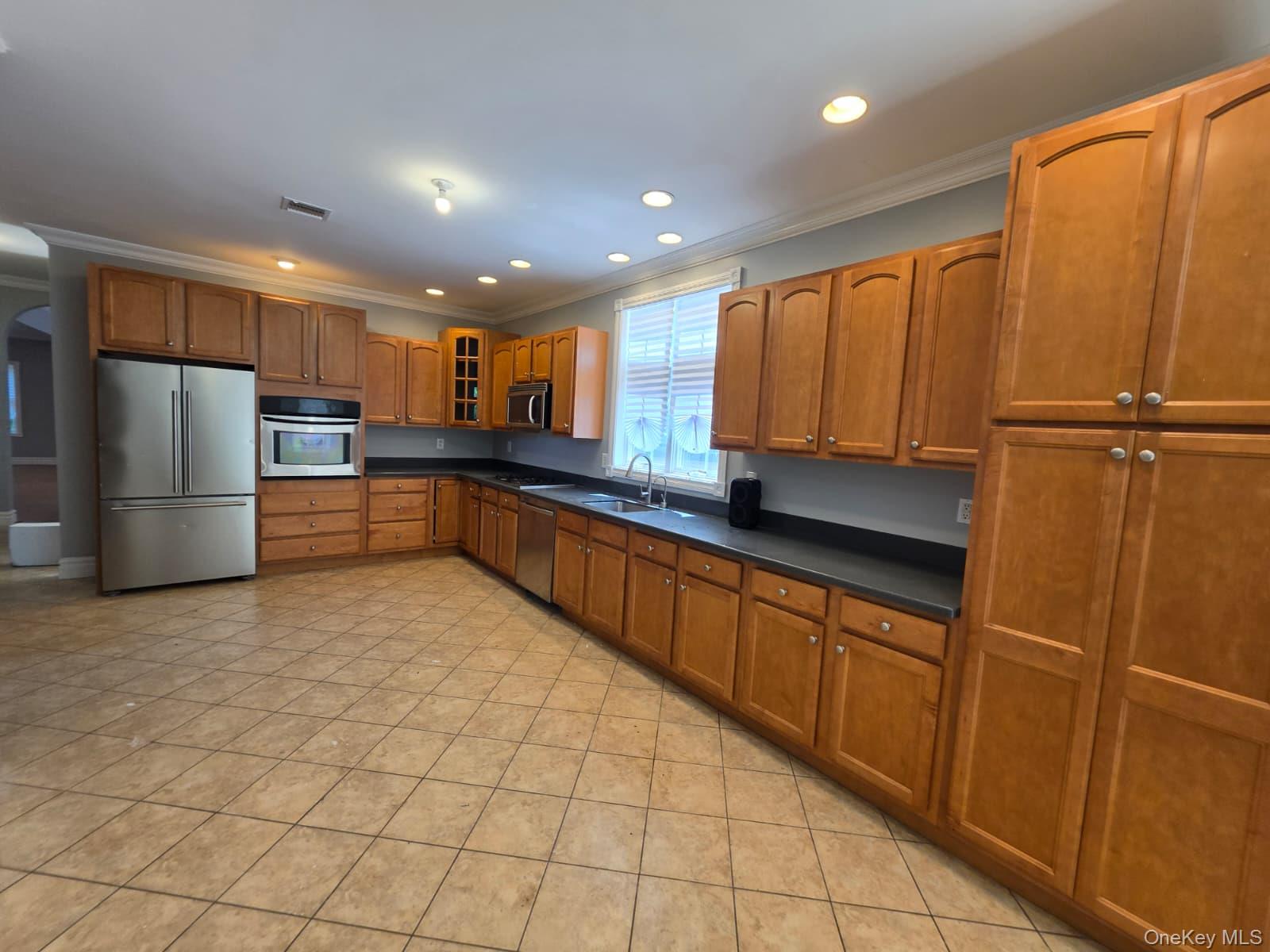 8 Brian Court – For Rent photo 11