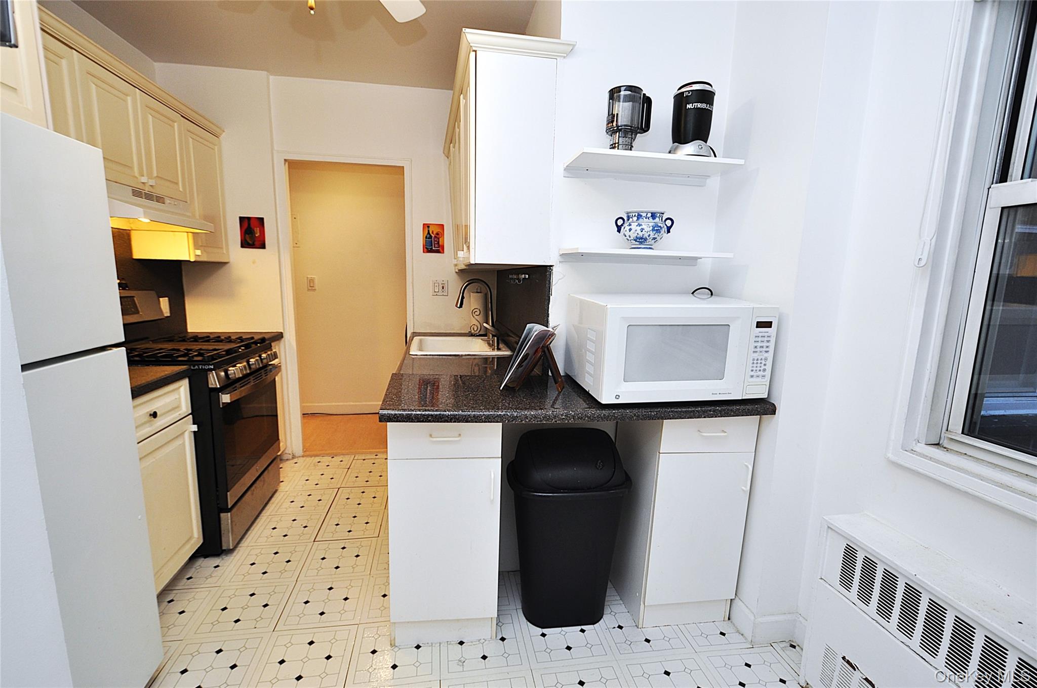 230 Garth Road, Unit 3B1 photo 18