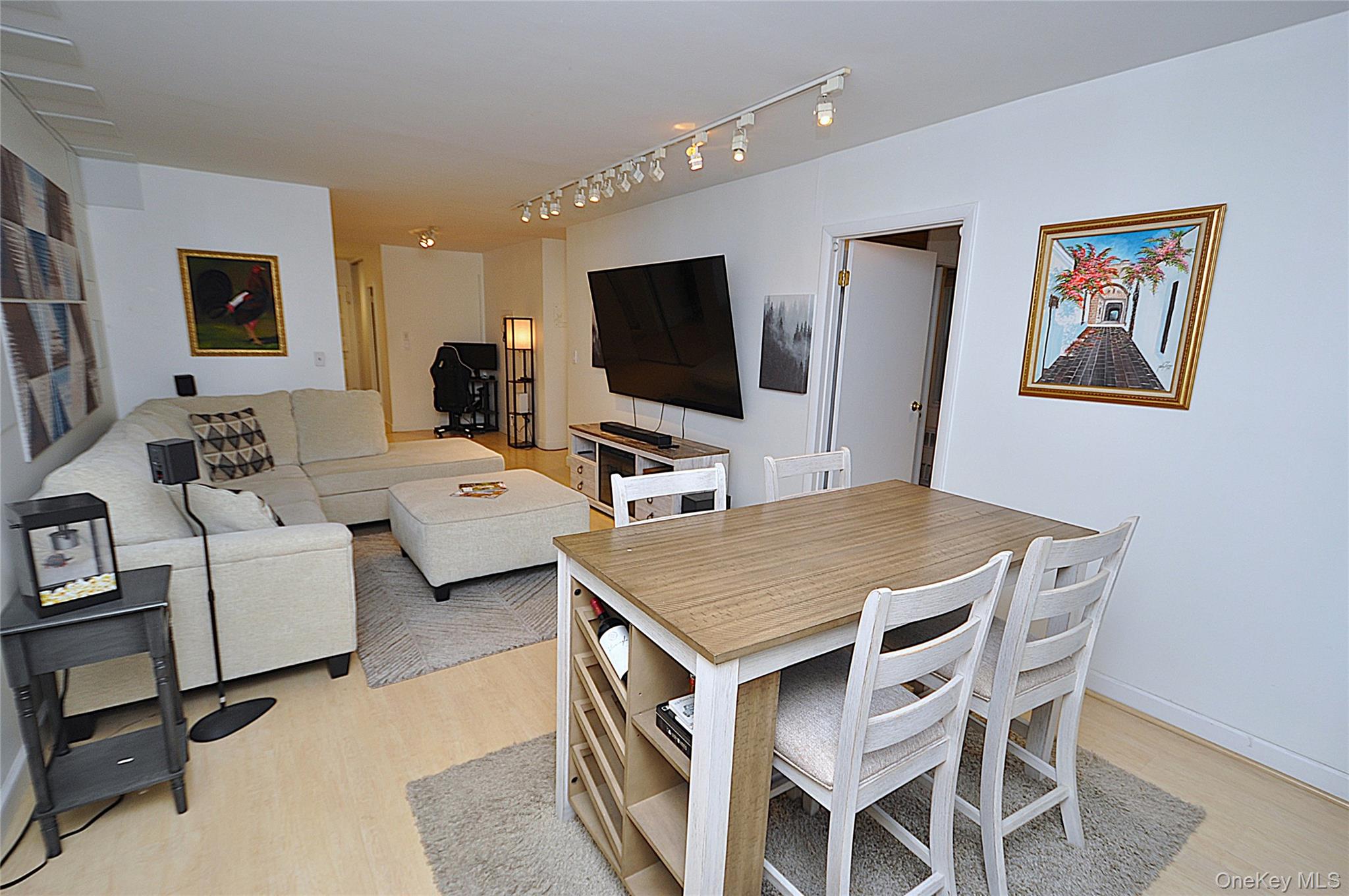 230 Garth Road, Unit 3B1 photo 20