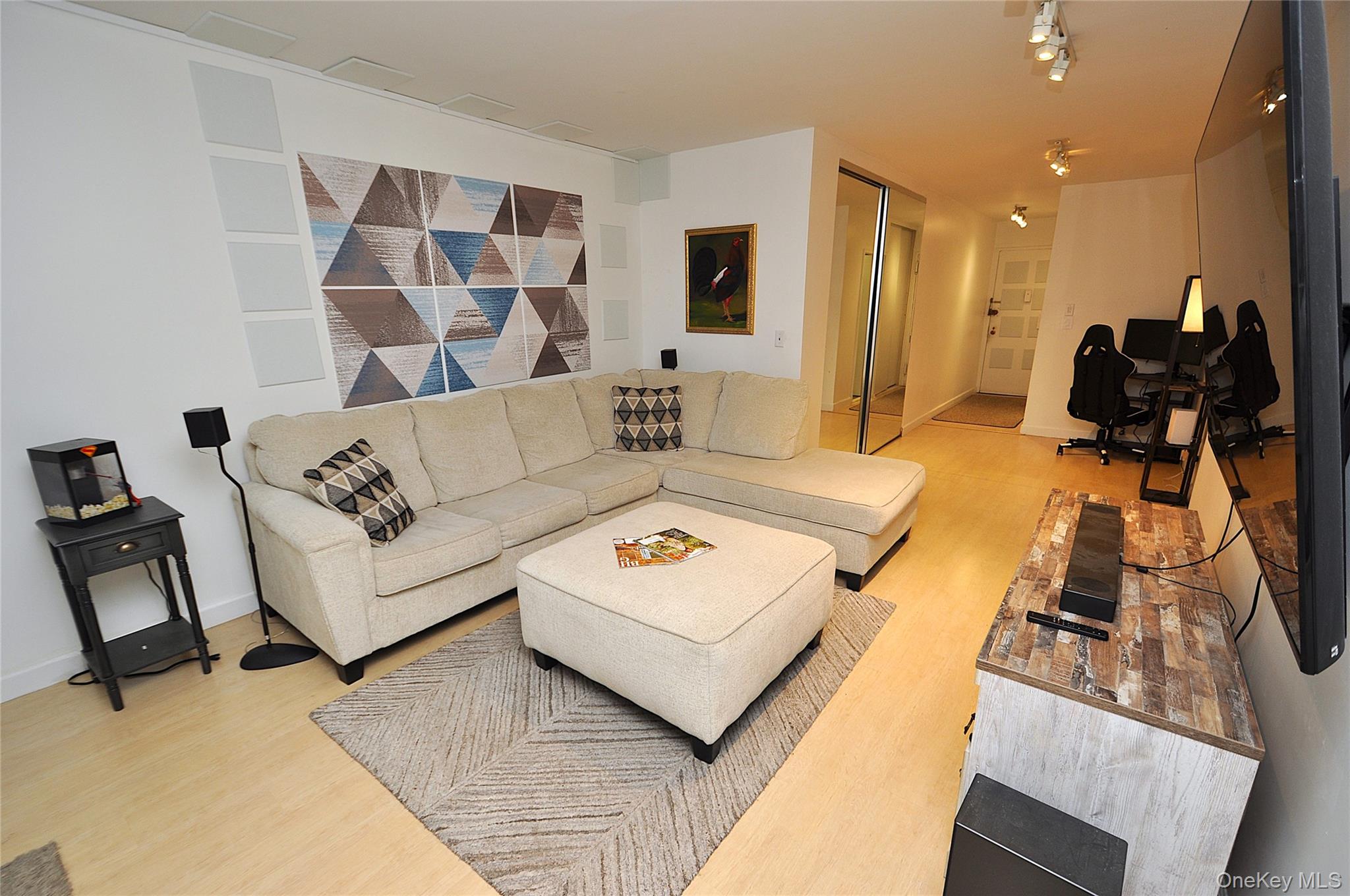 230 Garth Road, Unit 3B1 photo 8