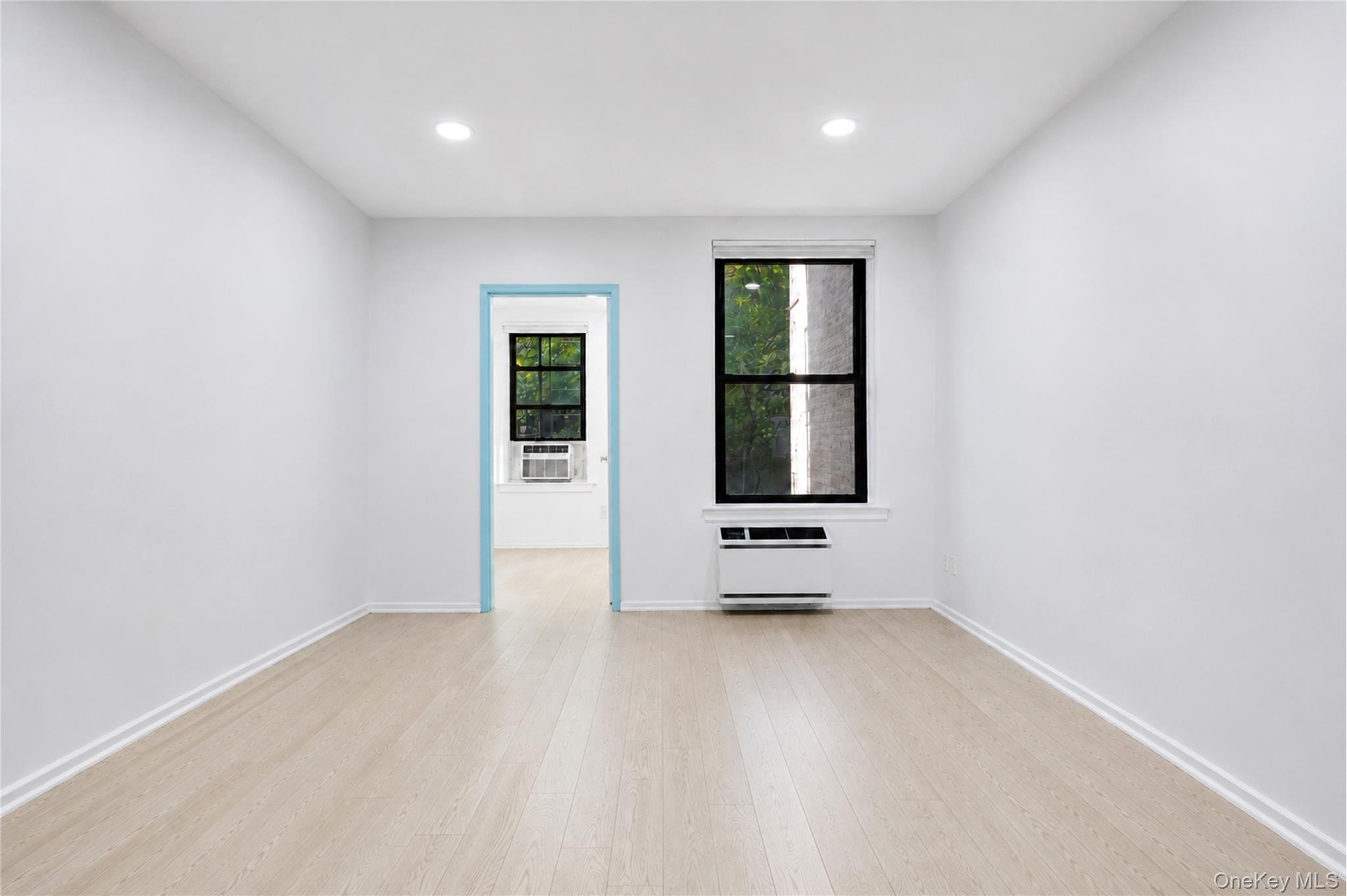 649 2nd Avenue, Unit 2H photo 2