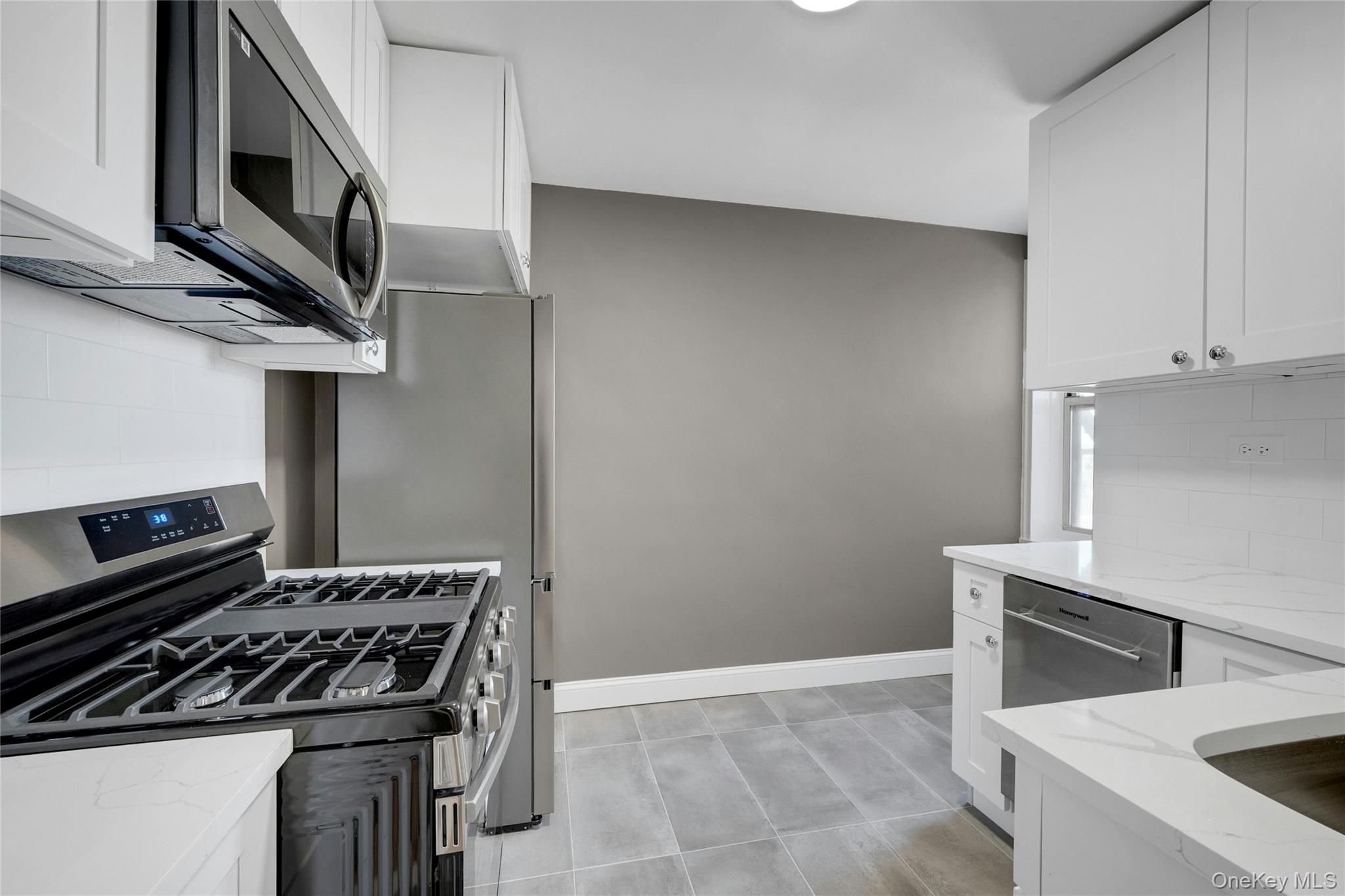 5650 Netherland Avenue, Unit 3C photo 7