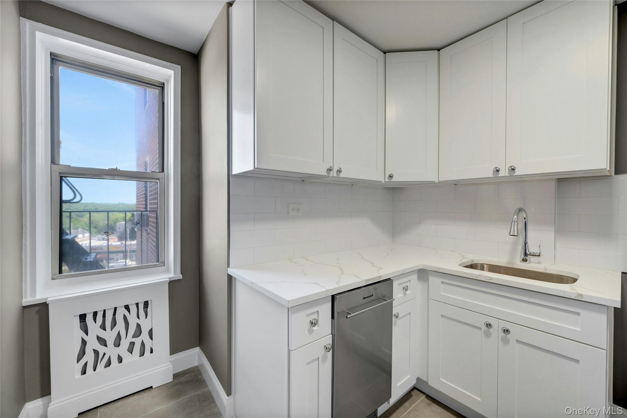 5650 Netherland Avenue, Unit 3C photo 3