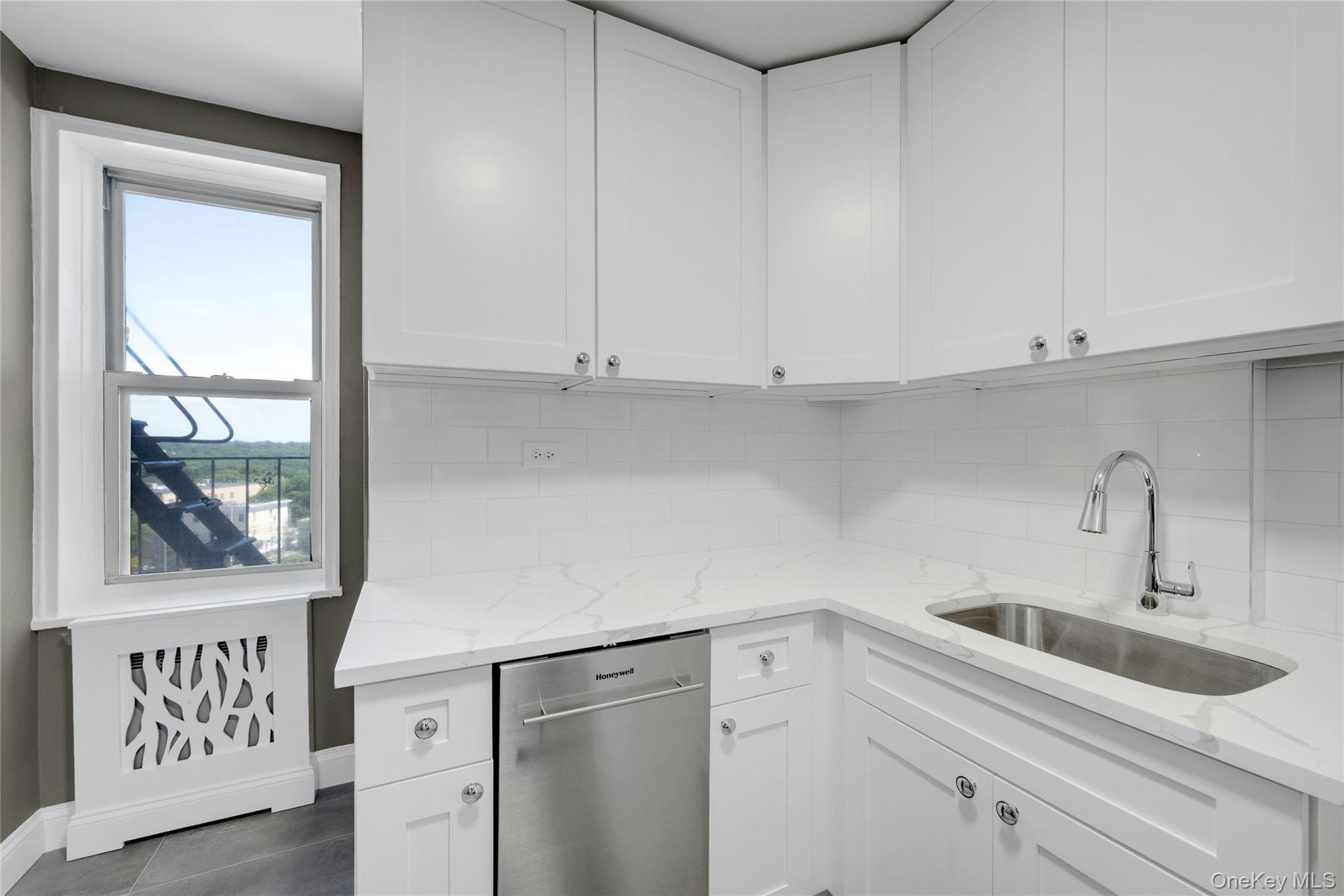 5650 Netherland Avenue, Unit 3C photo 5