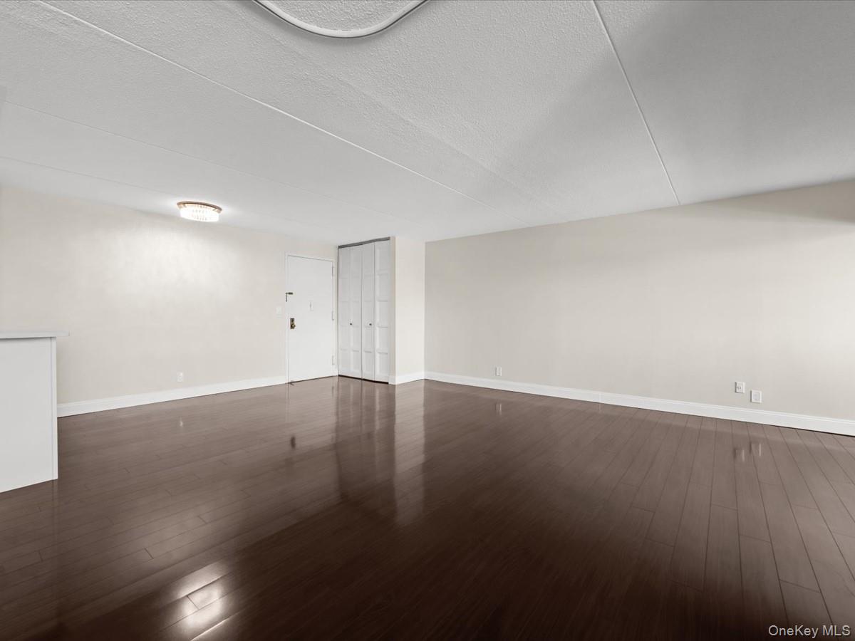31 Casino, Unit 3J photo 4