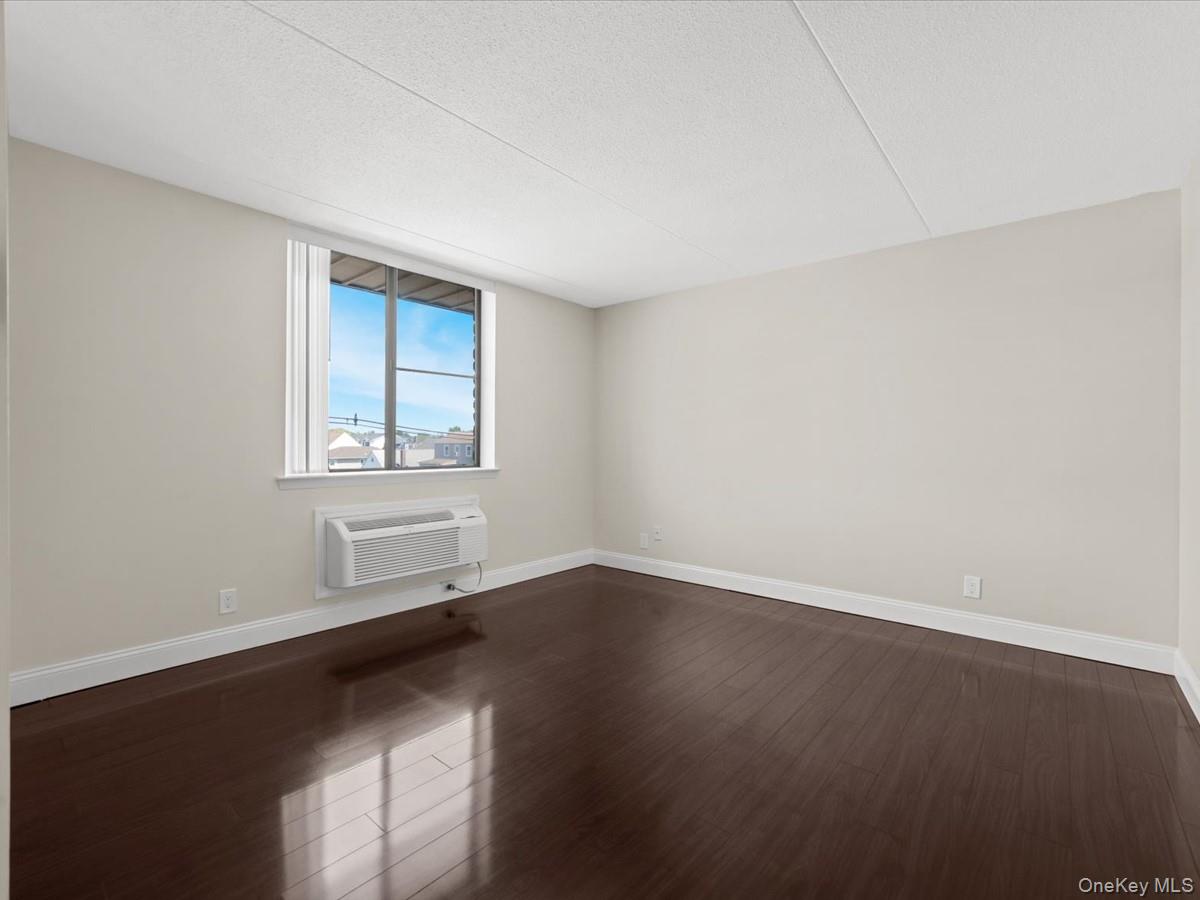 31 Casino, Unit 3J photo 8