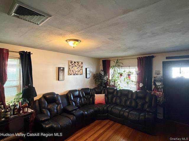 94 Oneil Street – For Sale photo 3