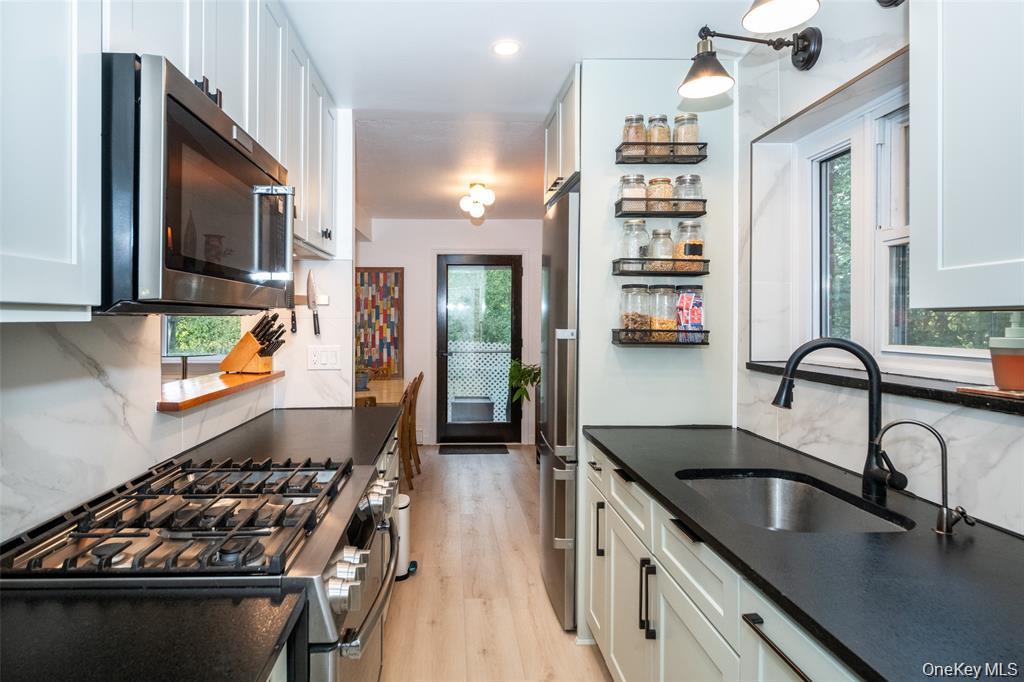 673 Pelham Road, Unit E14 photo 3