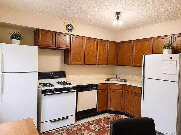3328 14th Street – For Sale photo 3