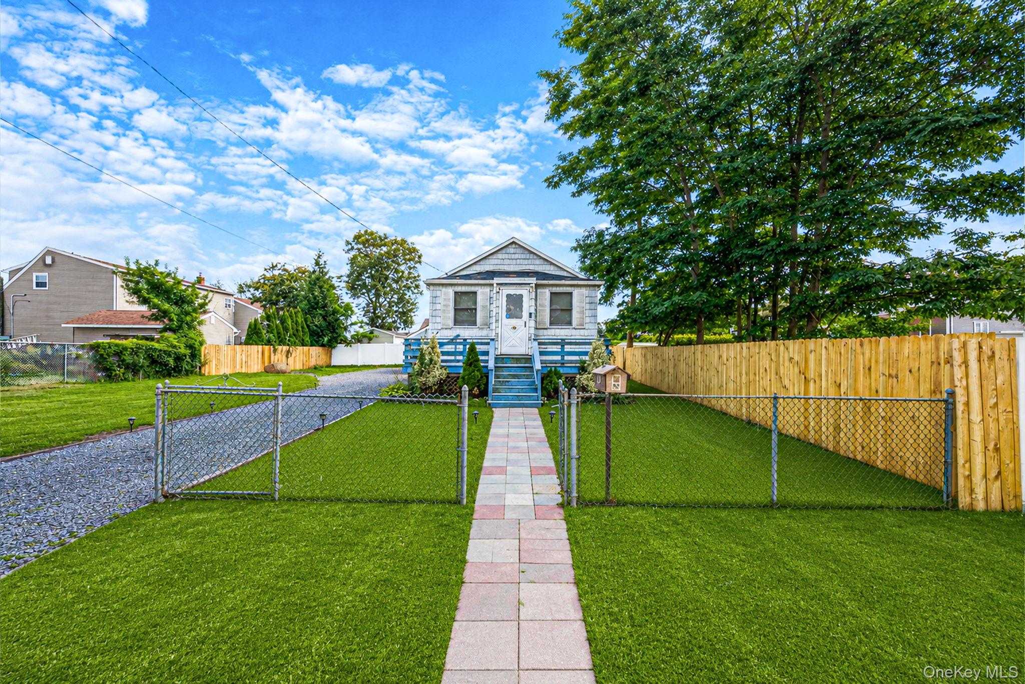 16 Elwin Place – For Sale