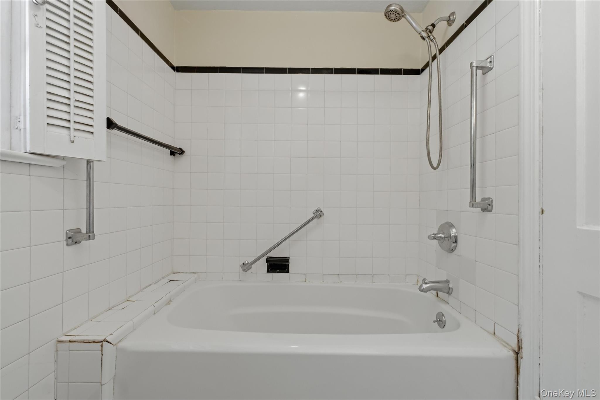 107 E Cedar Street – For Sale photo 37