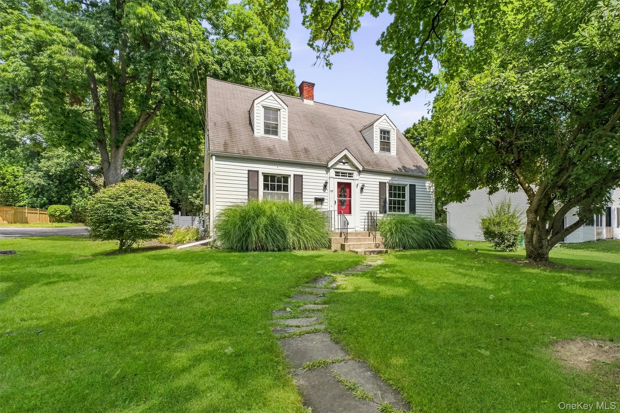 107 E Cedar Street – For Sale photo 3