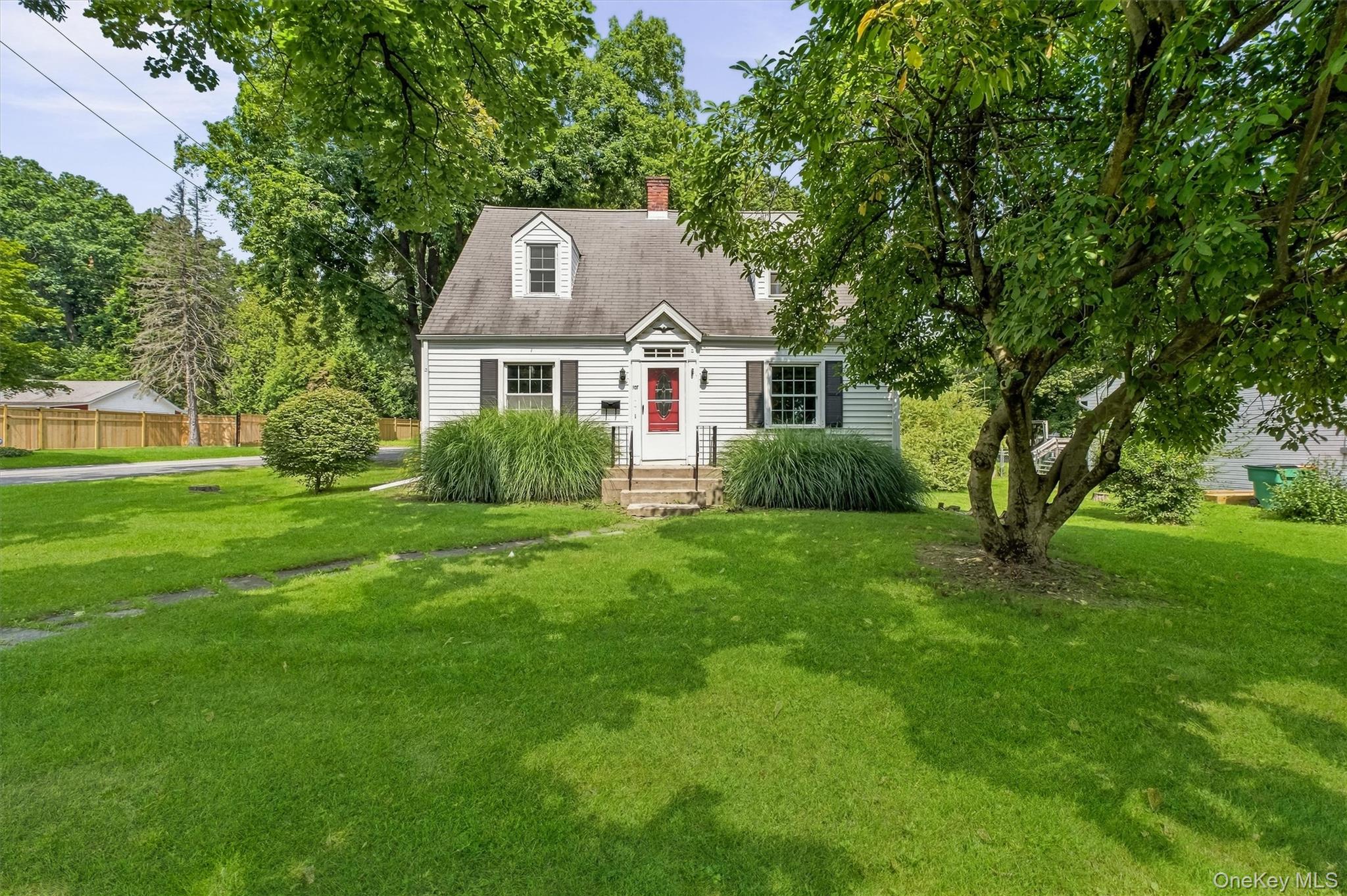 107 E Cedar Street – For Sale photo 2