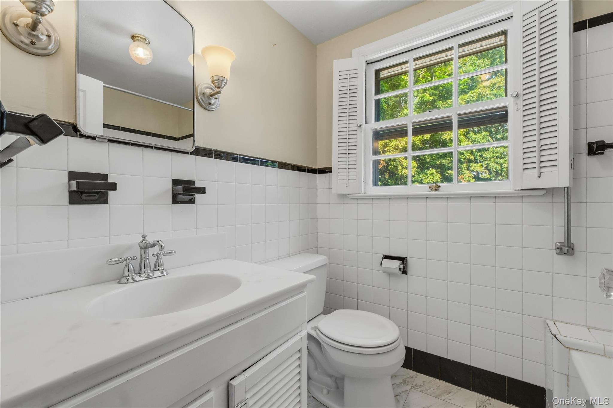 107 E Cedar Street – For Sale photo 36
