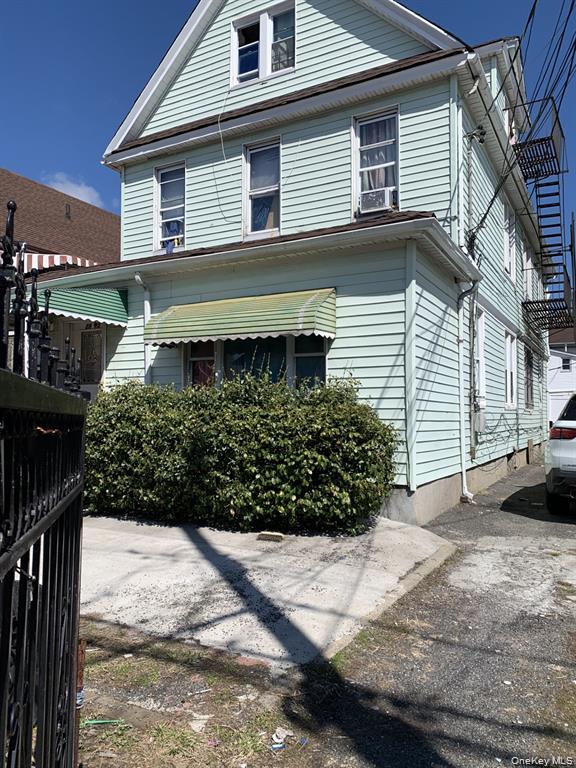 29-15 Gilmore Street – For Sale